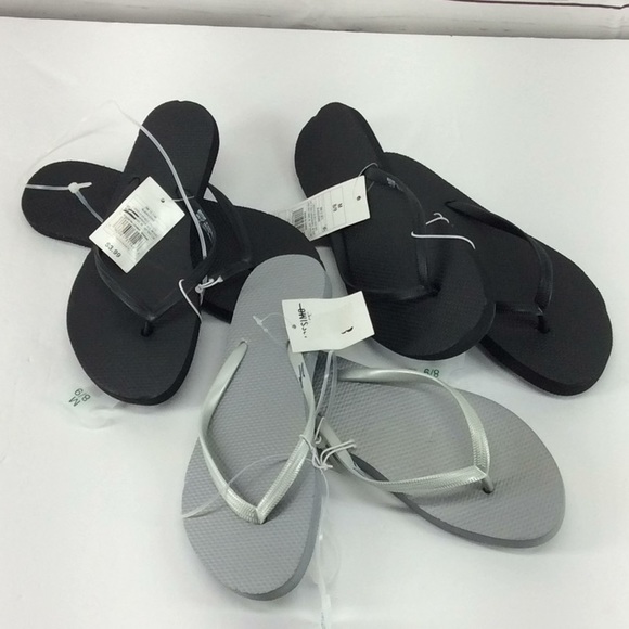 Mossimo Supply Co. Shoes - Mossimo flip flops lot of 3 size small 6/7